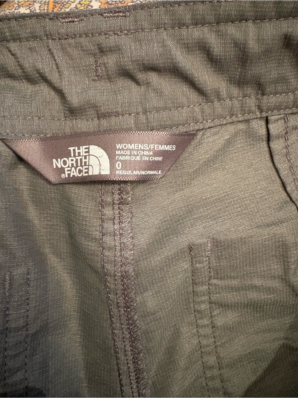 The North Face pants hiking roll legs with snaps to capris size 0 - Picture 7 of 12
